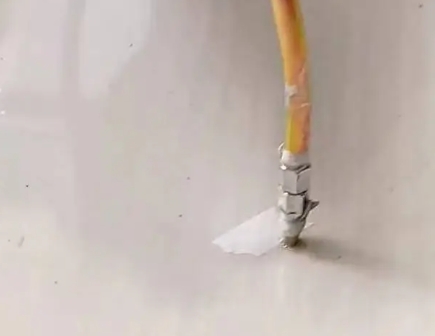 庆安瓷砖空鼓维修公司专业解答在瓷砖铺贴过程中，如果使用的砂料过粗（如全部使用了粗砂），可能会导致以下问题